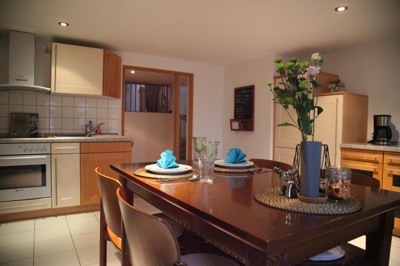 Wunderschoene Dachgeschoss - Maisonette Rostock Exterior photo