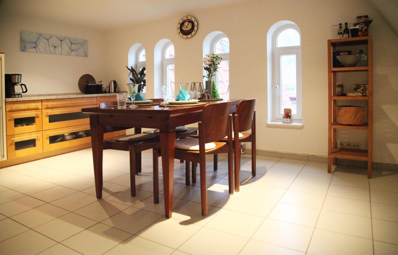 Wunderschoene Dachgeschoss - Maisonette Rostock Exterior photo