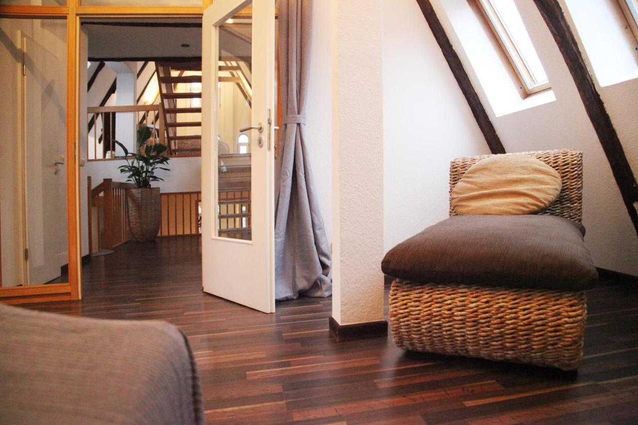 Wunderschoene Dachgeschoss - Maisonette Rostock Exterior photo